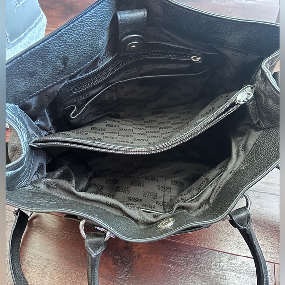 Micheal Kors Est. 1981 Tote/shoulder/Crossbody Bag - Picture 2 of 2